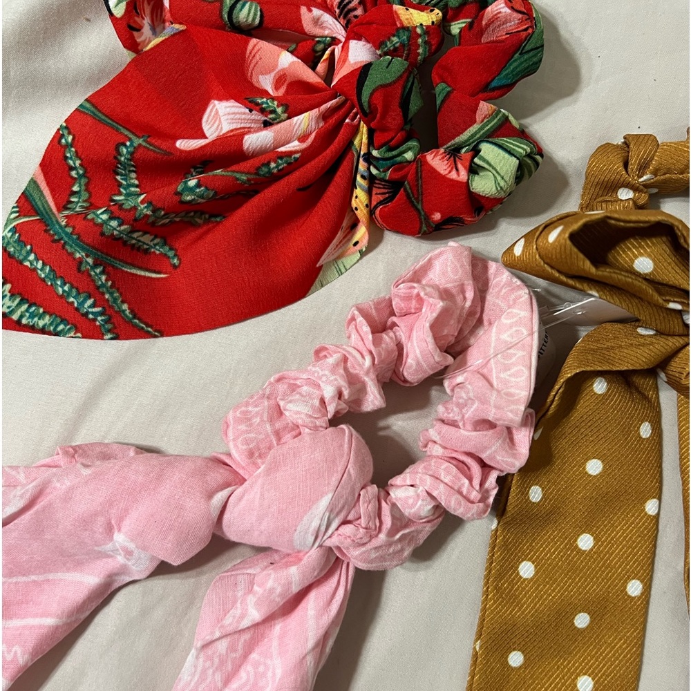 URBAN OUTFITTERS | Hair Accesories
